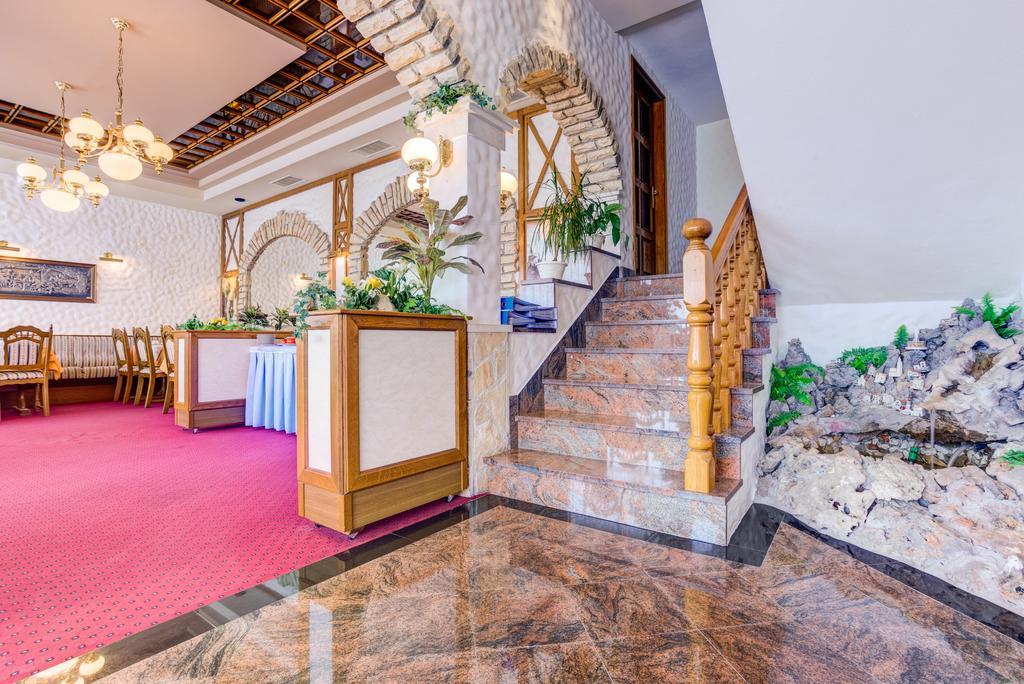 Bed & Breakfast Senator Podstrana Exterior photo